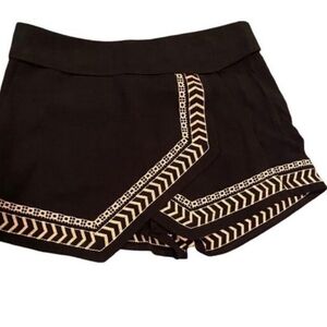 Umgee Black Chevron Accent Women Shorts